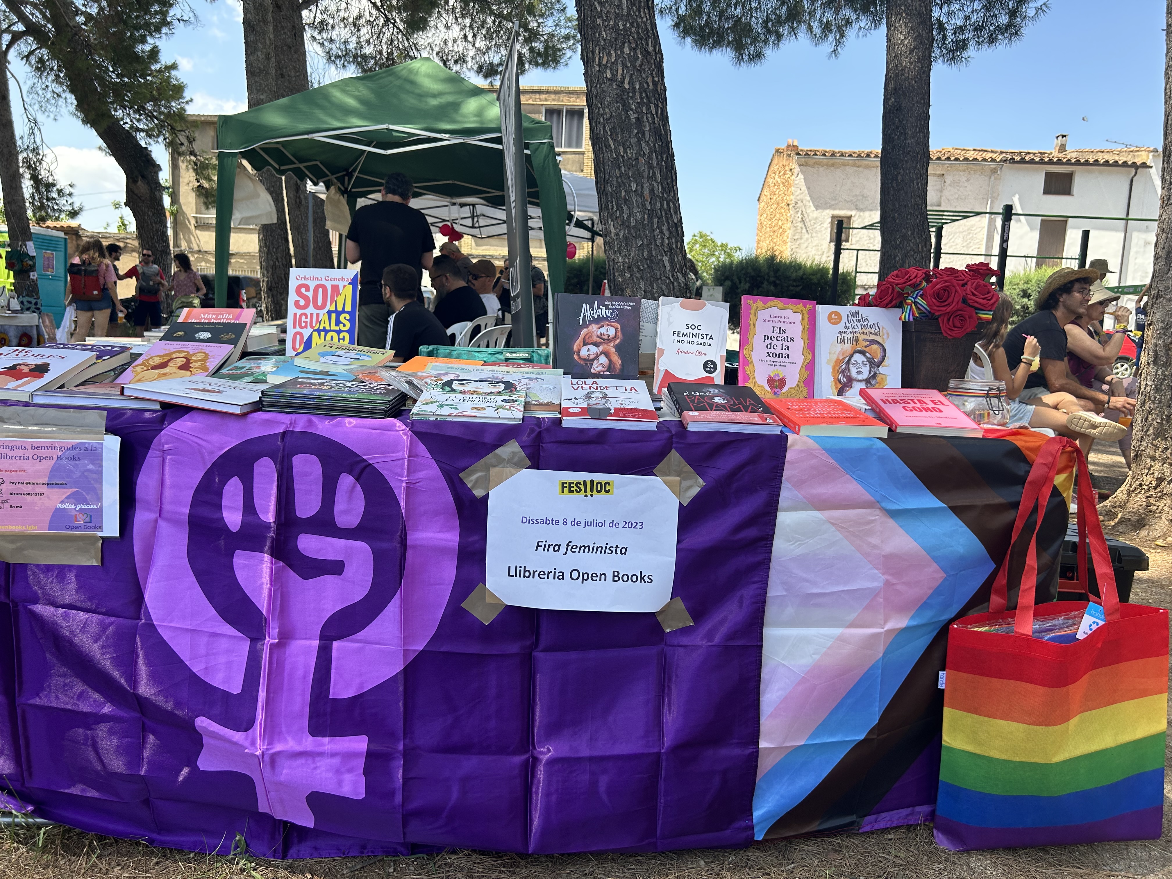 Â¿Necesitas libros para tu punto violeta o feria? ContÃ¡ctanos